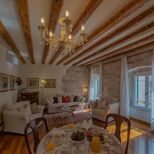 Stone Pearl Heritage Luxury Apartment