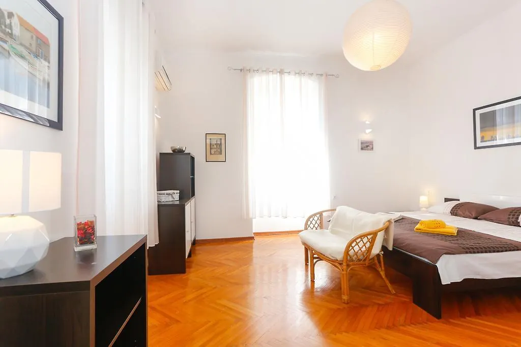 Beach Apartment Bacvice Split 0*,